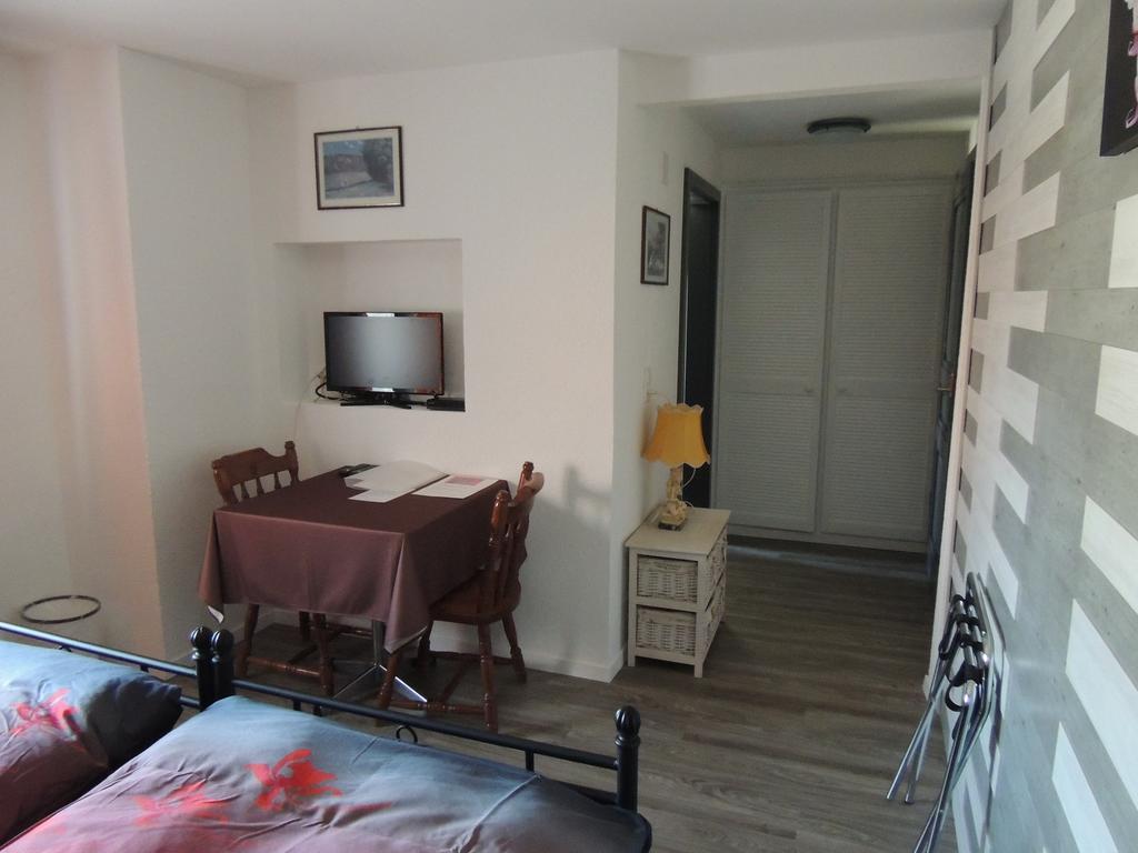 Hotel De La Gare Cousset Oda fotoğraf