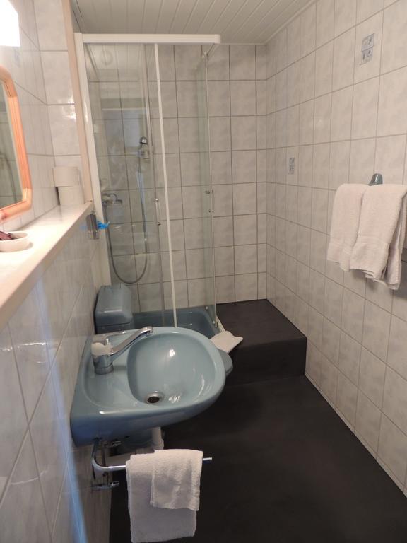 Hotel De La Gare Cousset Oda fotoğraf